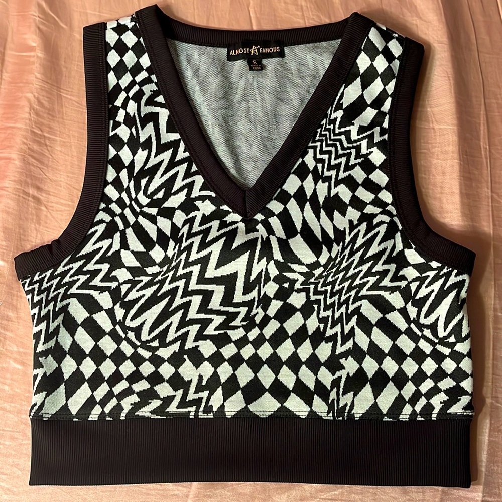size small black and white tank brand almost famous